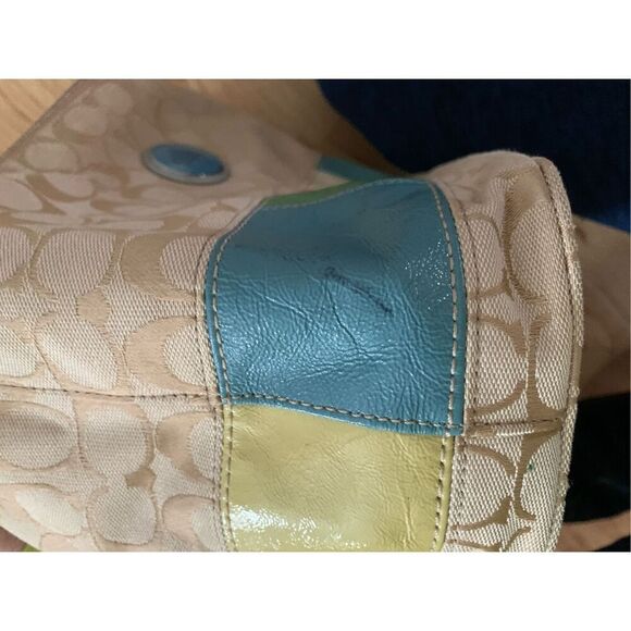 Coach old style logo shoulder bag tan color - Picture 7 of 8